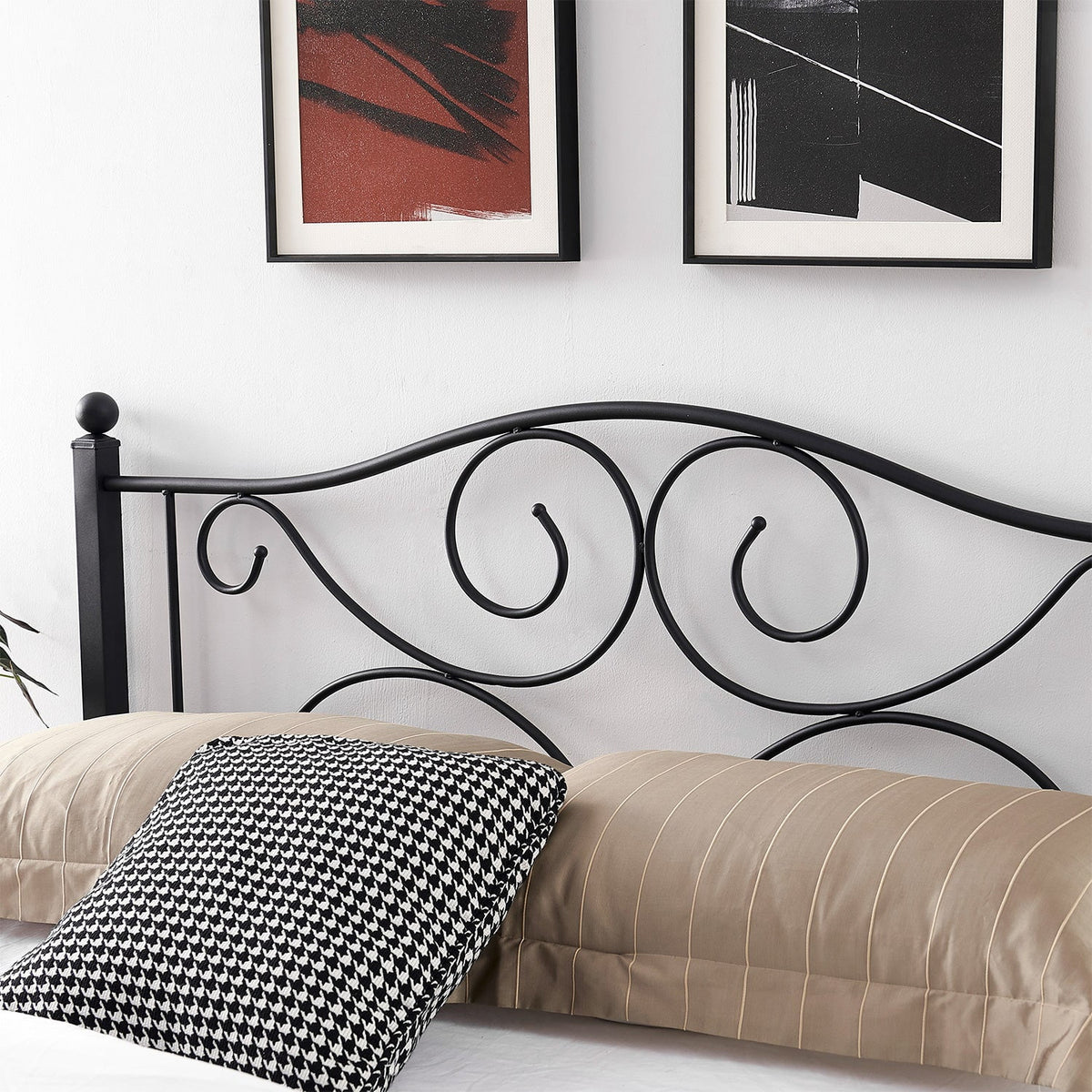 3-Piece Bed Frame and 2 Nightstand I342720