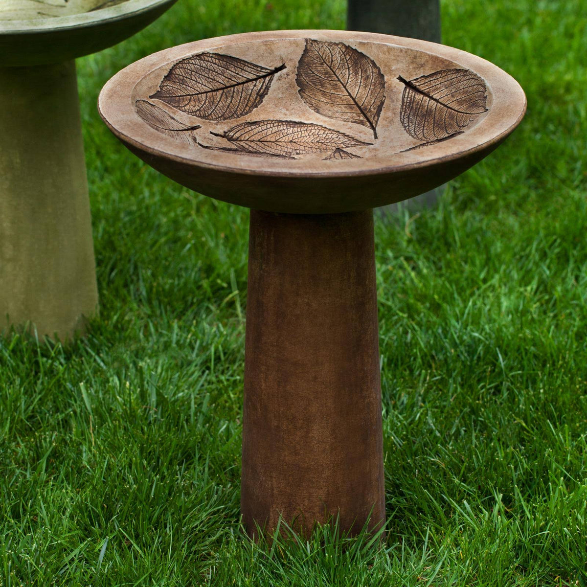 Hydrangea Leaf Birdbath Y228