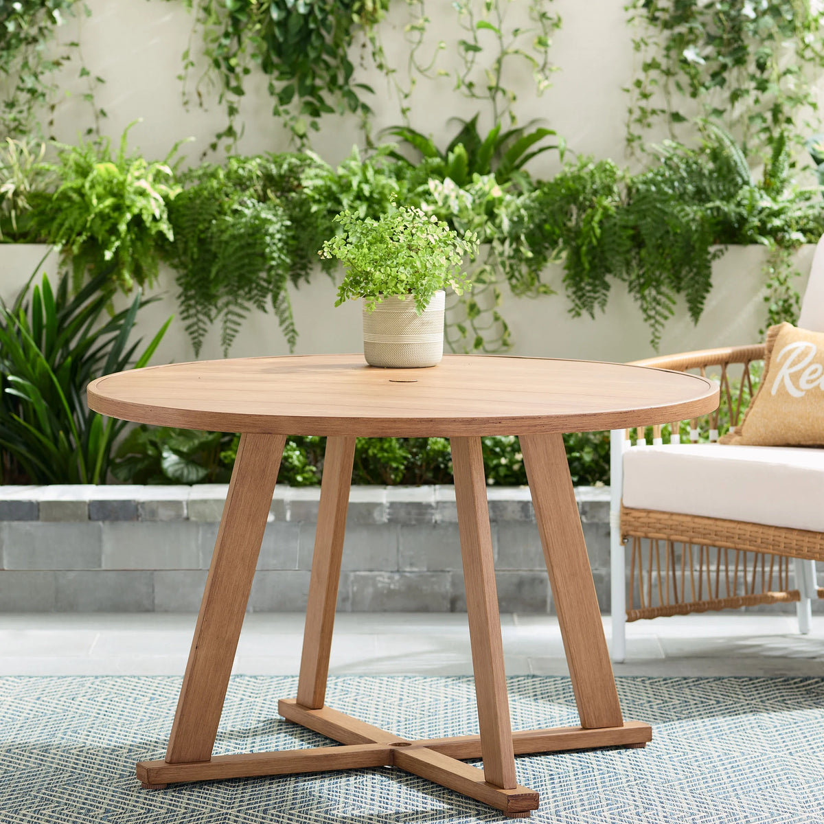 Outdoor 44 Round Metal Top Dining Table R770