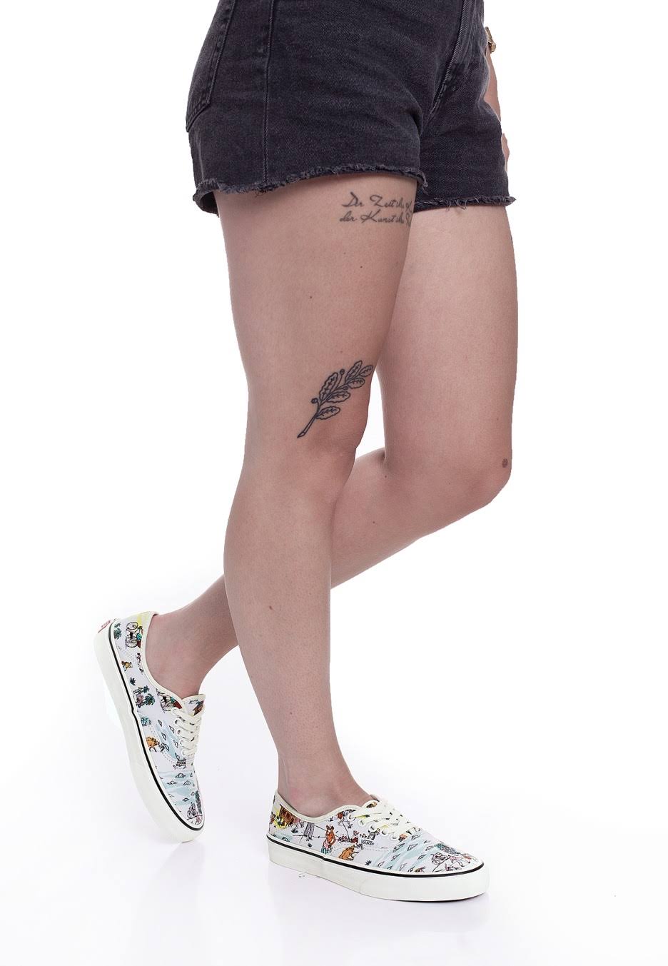 Classic White Sneakers Y610
