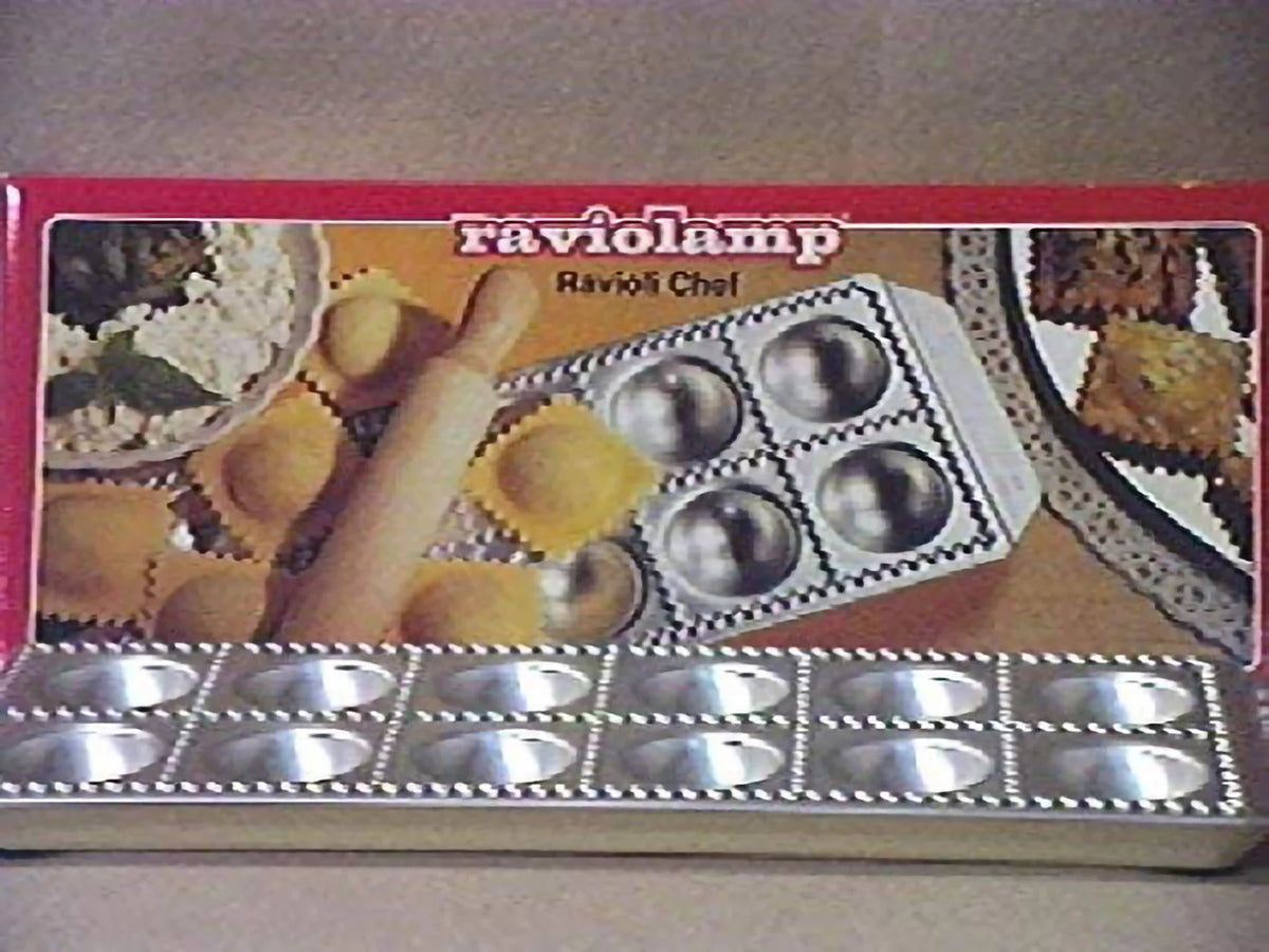 Ravioli Maker with Rolling Pin R851