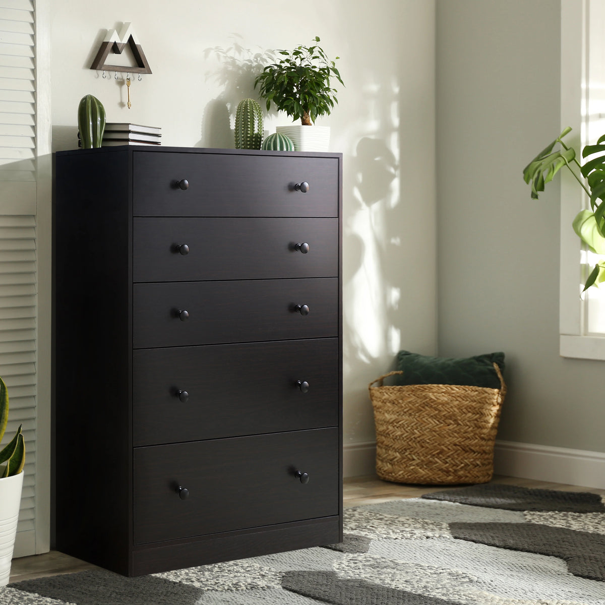 White 5 Drawer Dresser Y575542