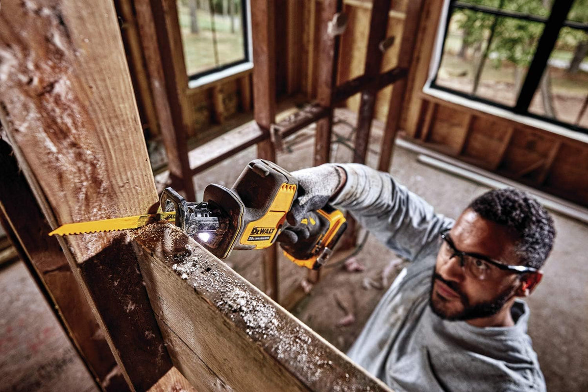 Cordless One-Handed Reciprocating Saw M834